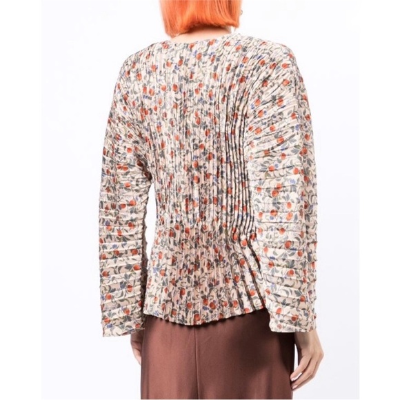 Vince floral print pleated blouse NWT - Picture 5 of 9
